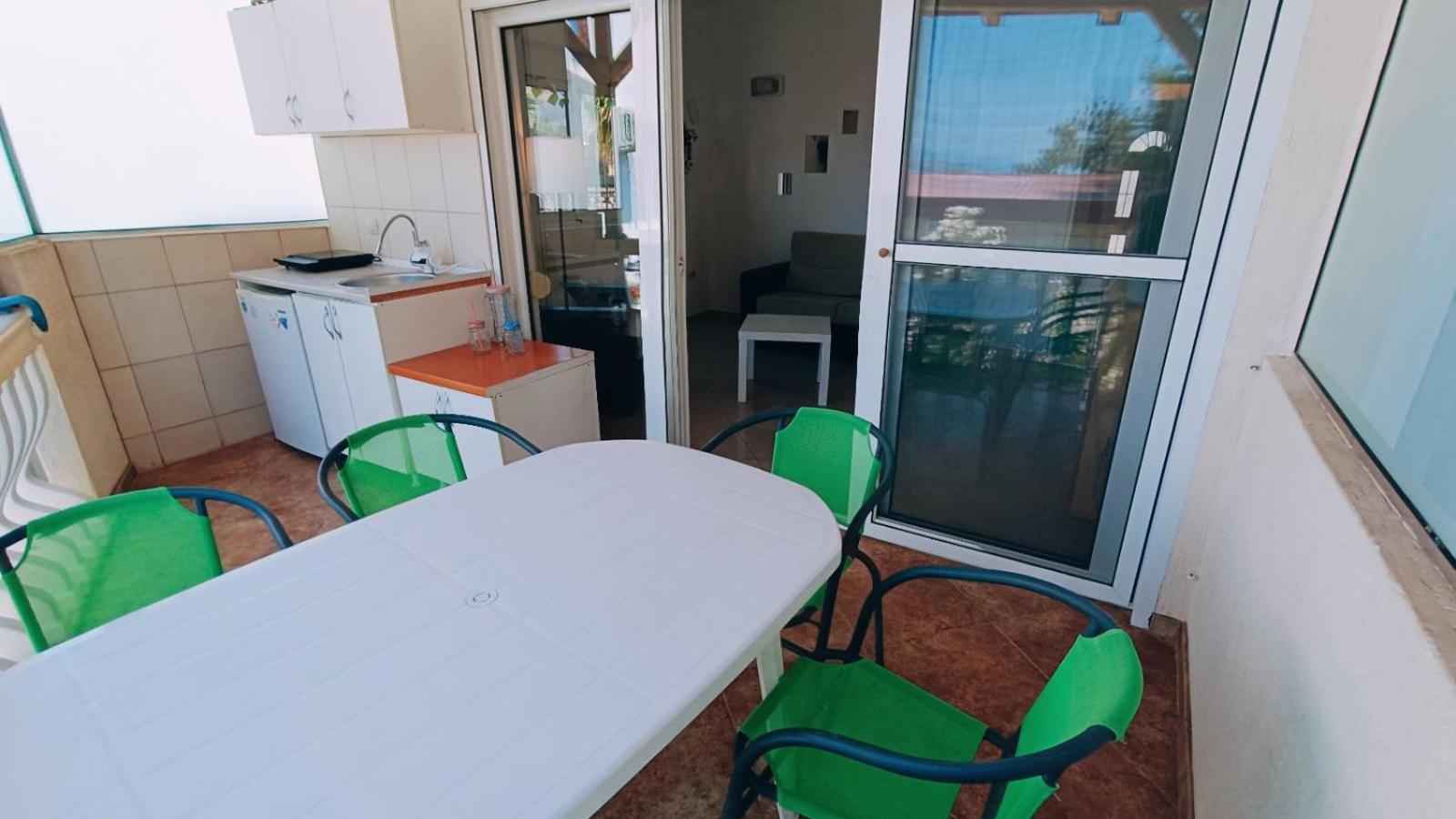 Beach Apartment With Beach Chairs N.1 尤塔哈 客房 照片